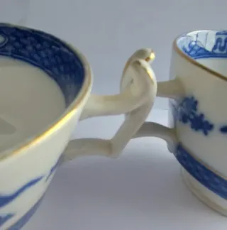 Pareja Tazas Porcelana Royal Cauldon Dragón