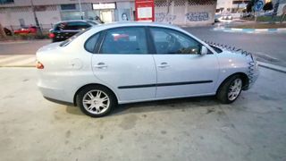 SEAT CÓRDOBA 1,9 TDI  100 CV  AÑO  2004..