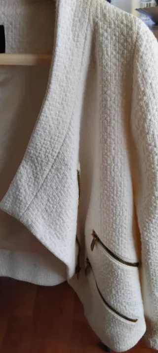 Cazadora Zara mujer ,color blanco roto