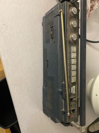 Radio Cassette Sanyo AC-DC