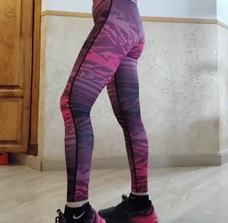 Mallas Nike deportivas rosas y moradas