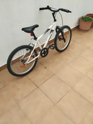 Bicicleta infantil Rockrider ST 100