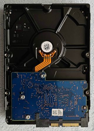 Dos discos duros Toshiba DT01ACA100 - 1TB