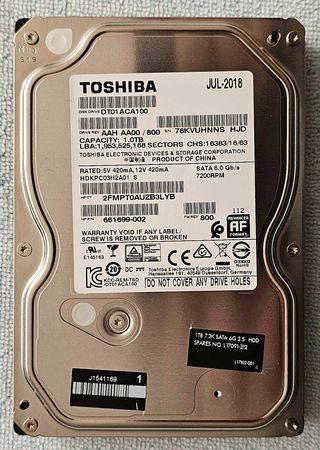 Dos discos duros Toshiba DT01ACA100 - 1TB