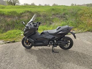 Yamaha TMAX Maxi Scooter año 2025 tech -max full