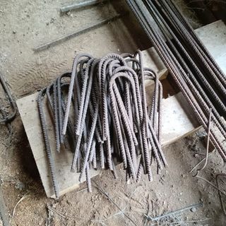 Ferralla, mallazo y zapatas de hierro, varillas