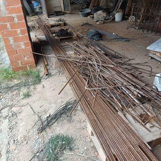 Ferralla, mallazo y zapatas de hierro, varillas