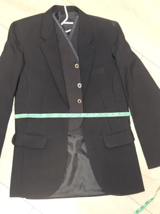 Traje elegante niño negro con chaleco