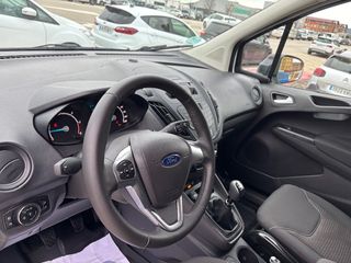 Ford Transit Courier 2022 Trend Van