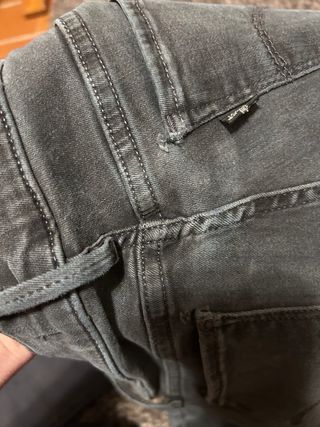 Jeans Levi's neri, blu, grigi