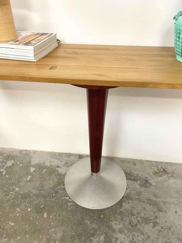 Mesa auxiliar o entradita de madera