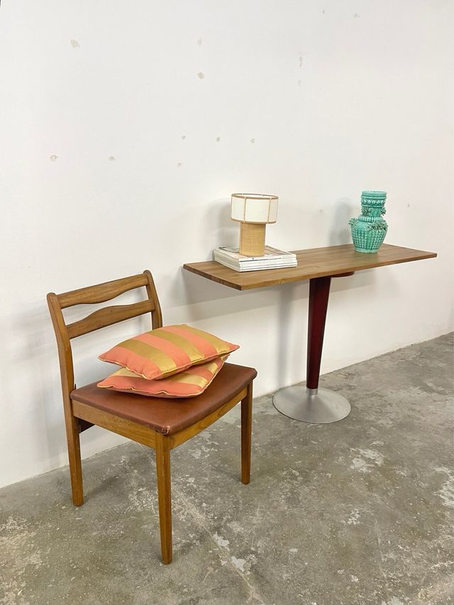 Mesa auxiliar o entradita de madera