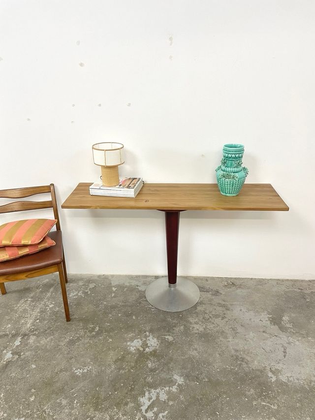 Mesa auxiliar o entradita de madera