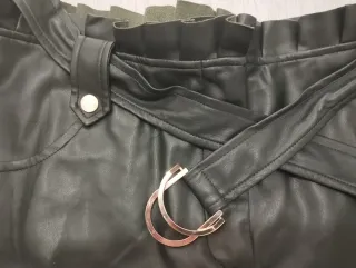 Pack de dos faldas cortas efecto piel con cinturón