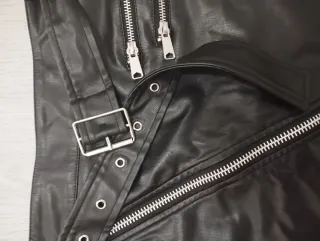 Pack de dos faldas cortas efecto piel con cinturón