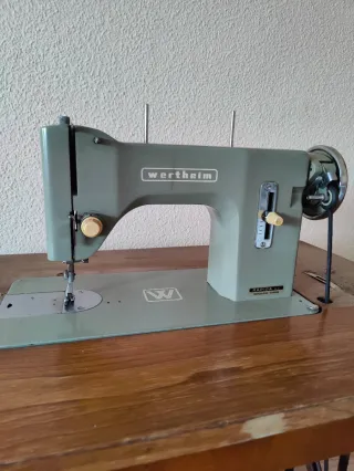 Máquina de coser Wertheim