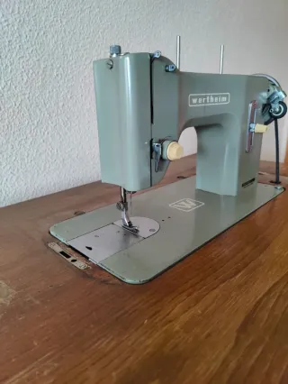 Máquina de coser Wertheim