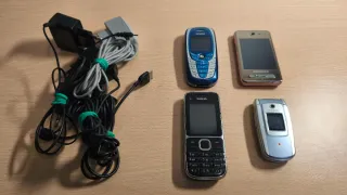 Lote de 4 móviles Nokia, Samsung y Siemens