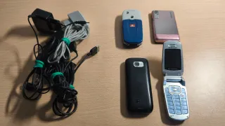 Lote de 4 móviles Nokia, Samsung y Siemens
