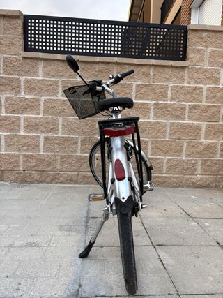 Bicicleta Eléctrica Blanca