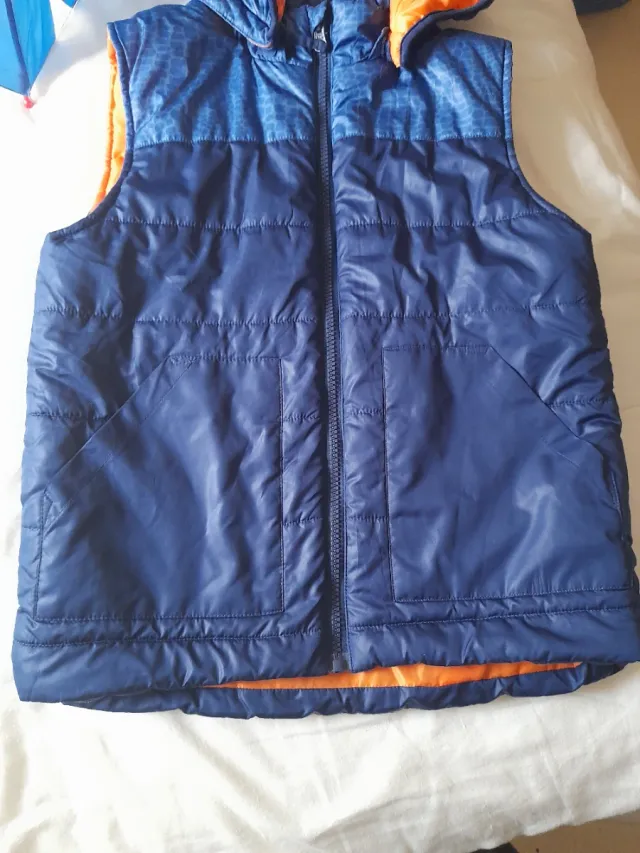 Chaleco Dinosaurio Infantil y paraguas