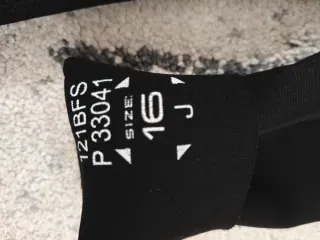 Tuta in neoprene 4/3 Rip Curl. Taglia 16.