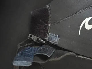 Tuta in neoprene 4/3 Rip Curl. Taglia 16.