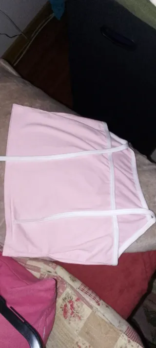 Top Hello Kitty Rosa con Cordones Blancos