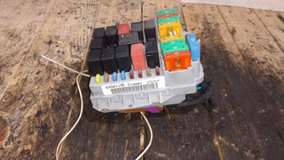 CAJA RELES / FUSIBLES IVECO DAILY CAJA ABIERTA Ca