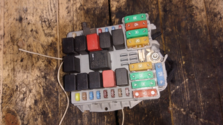 CAJA RELES / FUSIBLES IVECO DAILY CAJA ABIERTA Ca