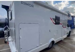 Alquiler autocaravana 6 plazas viajar y dormir