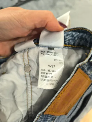 Bermuda Levis mujer Talla M / W27 pantalón corto