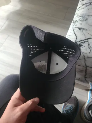 Gorra Fox Negra con detalles plateados