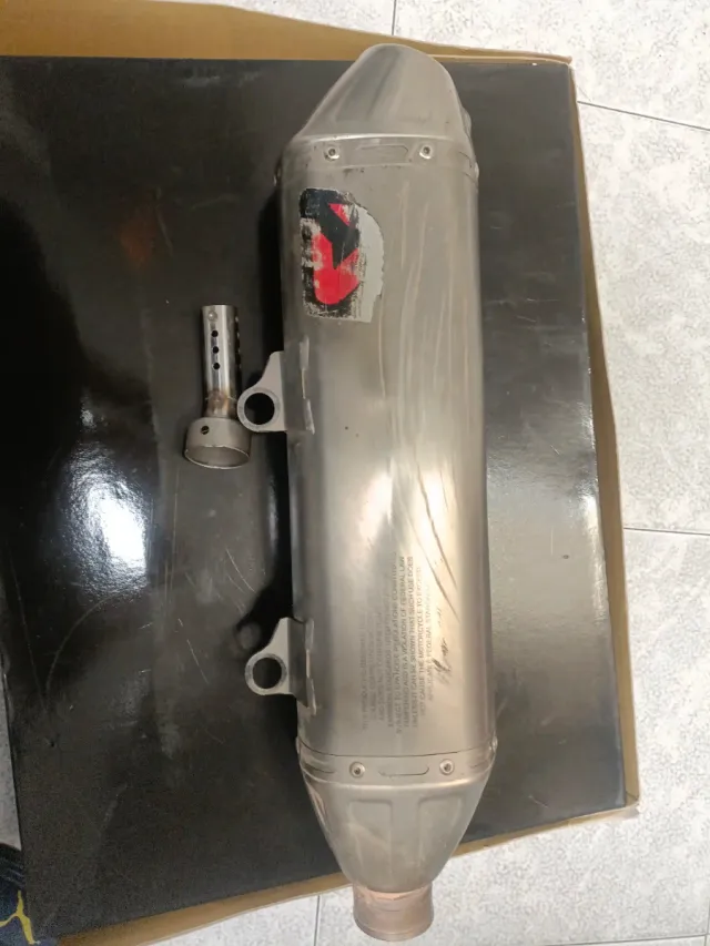 Silencioso Akrapovic KTM Husqvarna