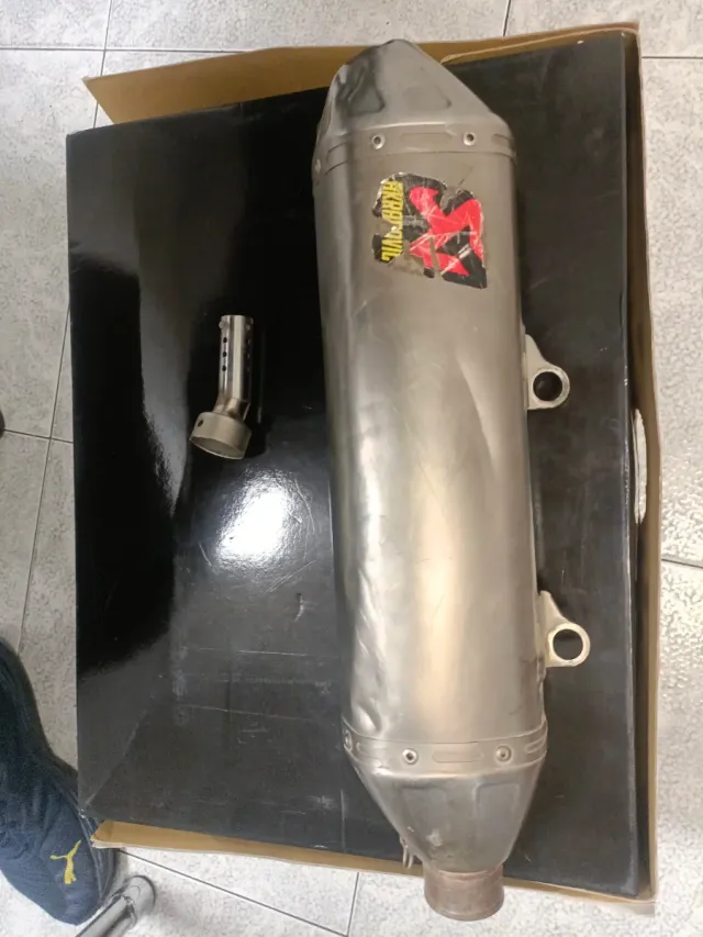 Silencioso Akrapovic KTM Husqvarna