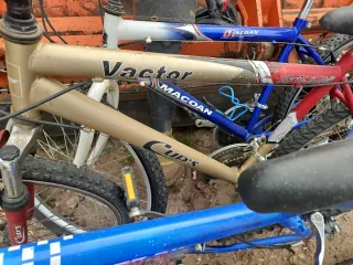 Bicicleta Camuant plateada