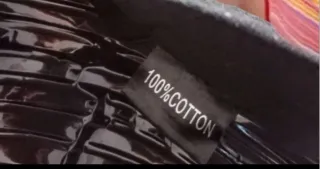 Berretto con teschio nero e marrone