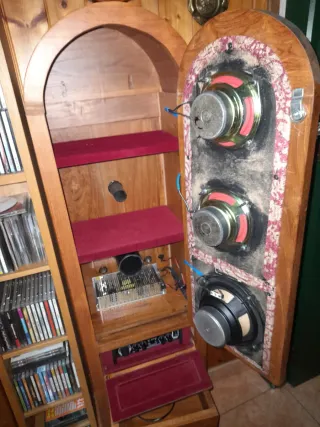 Mueble con equipo de sonido. Venta en persona.