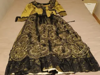 Traje Fallera Alquiler con Mantilla