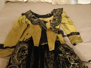 Traje Fallera Alquiler con Mantilla