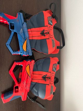 Pistola y chaleco Spiderman