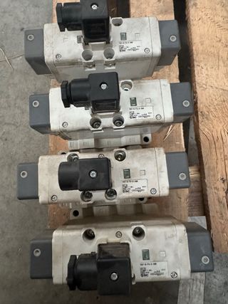 Lote 4x Electroválvulas SMC VQ7-8-FG-D-3NR 24V DC
