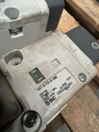 Lote 4x Electroválvulas SMC VQ7-8-FG-D-3NR 24V DC