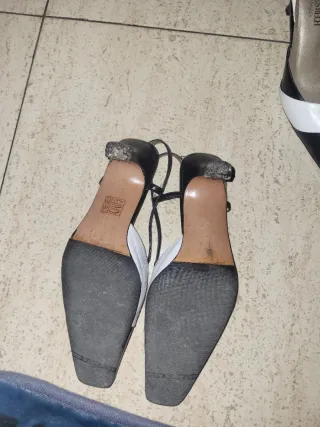 Zapatos Adela Gil Negros y Blancos