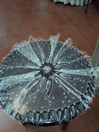 Tapete antiguo de malla almidonado 65cms