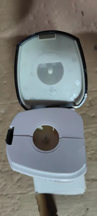 Aspirador de pilas blanco