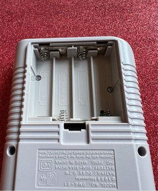 Nintendo Game Boy Clásica Blanca y Morada