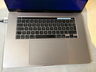 Macbook Pro 16” 2019 PANTALLA NO FUNCIONA