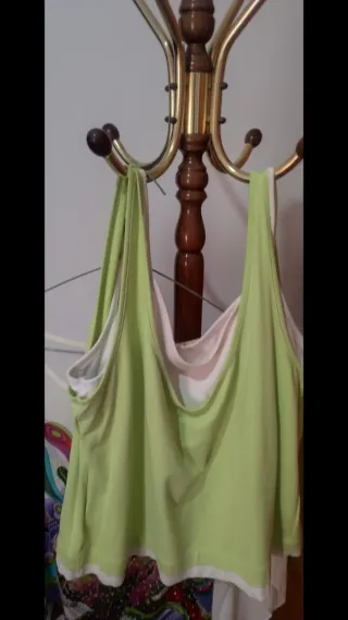 Blusa verde y blanca