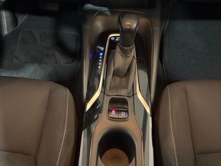 TOYOTA Corolla 1.8 125H BUSINESS PLUS ECVT